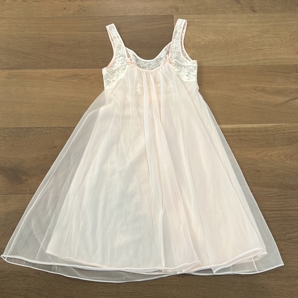 Vintage Vanity Fair Nylon & Lace Nightgown Size 32 Pink - Picture 4 of 5